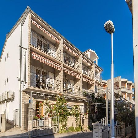 Apartments Hermina Tucepi Exterior photo